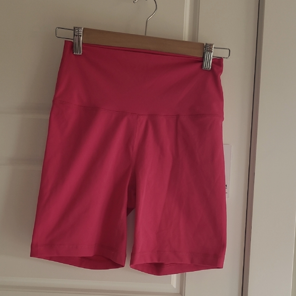 🟢Yogalicious Lux 7 Inch Biker Shorts. Size M
